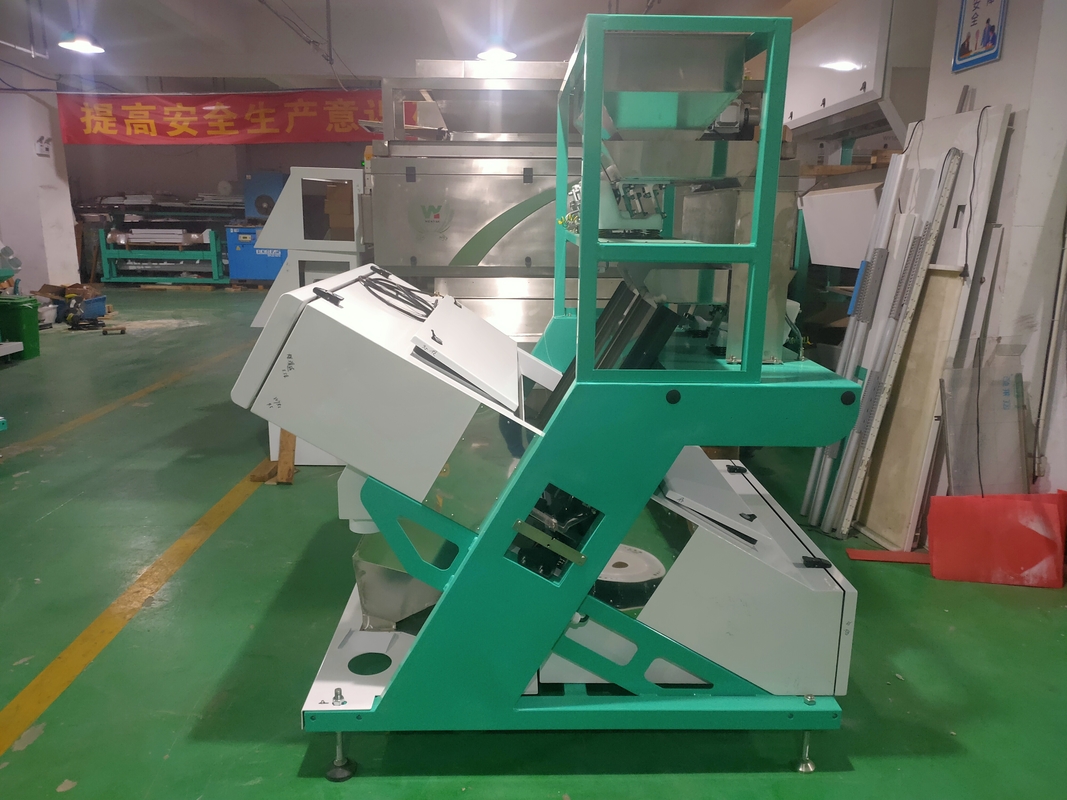Machine de fines herbes de trieuse de couleur de vibrateurs des descendeurs 4 de Digital 2 avec la caméra CCD