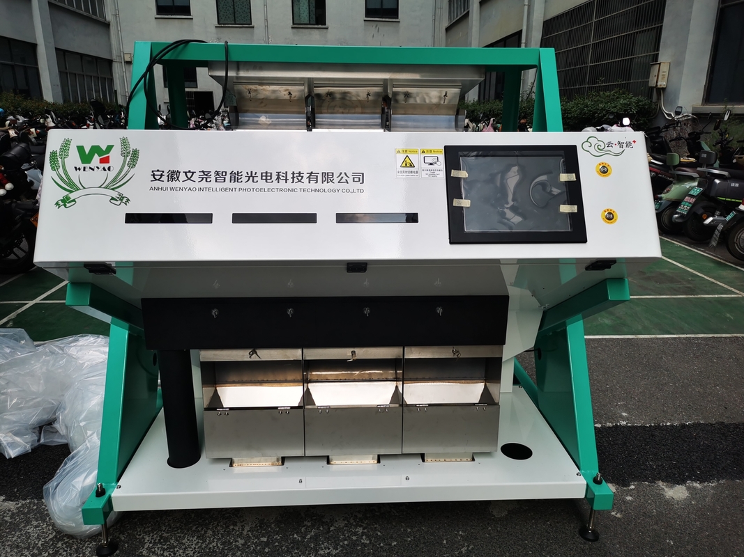 Machine de tri des noisettes de qualité stable