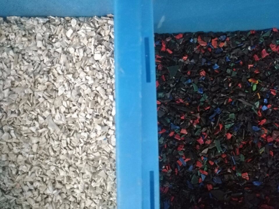Sortisseurs de couleurs en plastique Sortisseurs de couleurs de haute précision pour animaux de compagnie Plastiques en granules ou en flocons Machines intelligentes agricoles