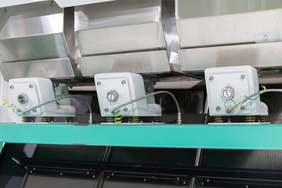 Machine en plastique de trieuse de couleur avec des pièces de rechange