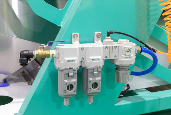 Machine en plastique de trieuse de couleur avec des pièces de rechange