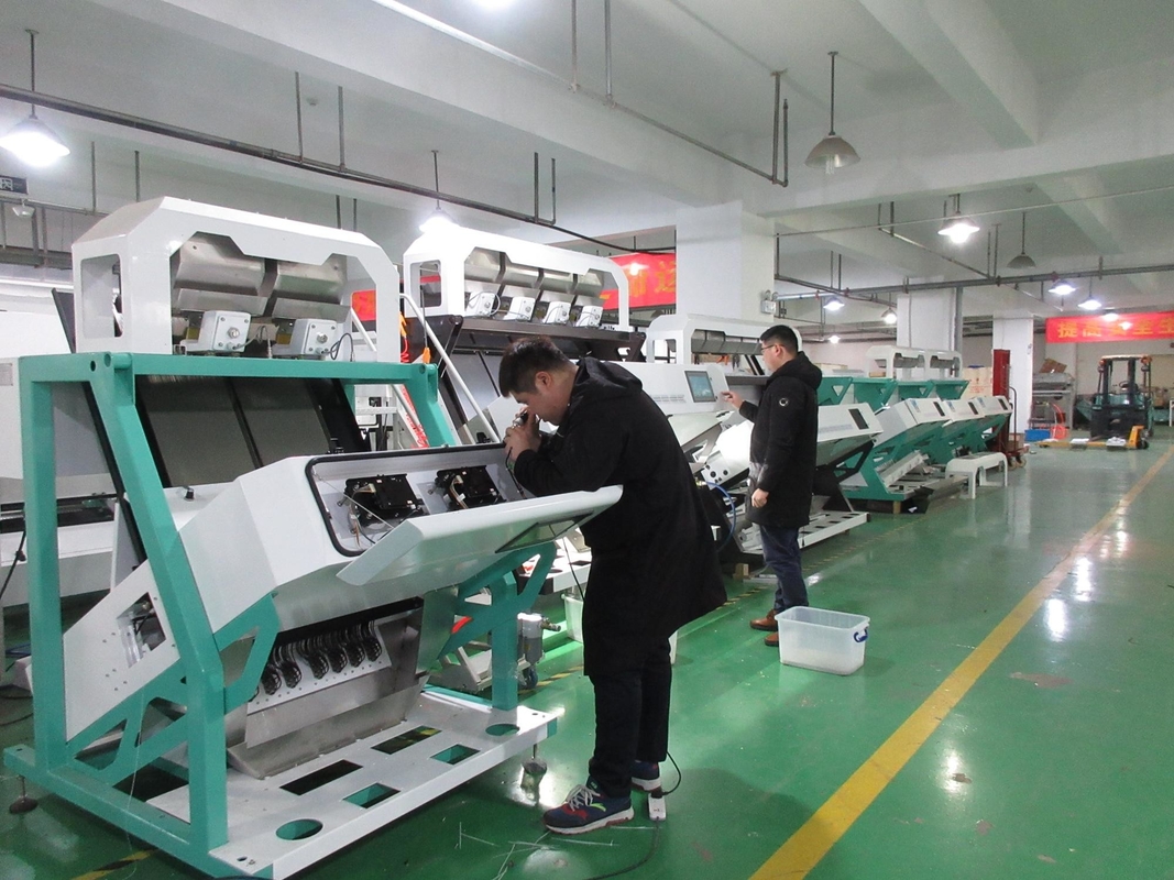 Chaîne de fabrication de ferme automatique de 7 descendeurs trieuse utilisée de couleur d'orge de blé avec la caméra de Toshiba